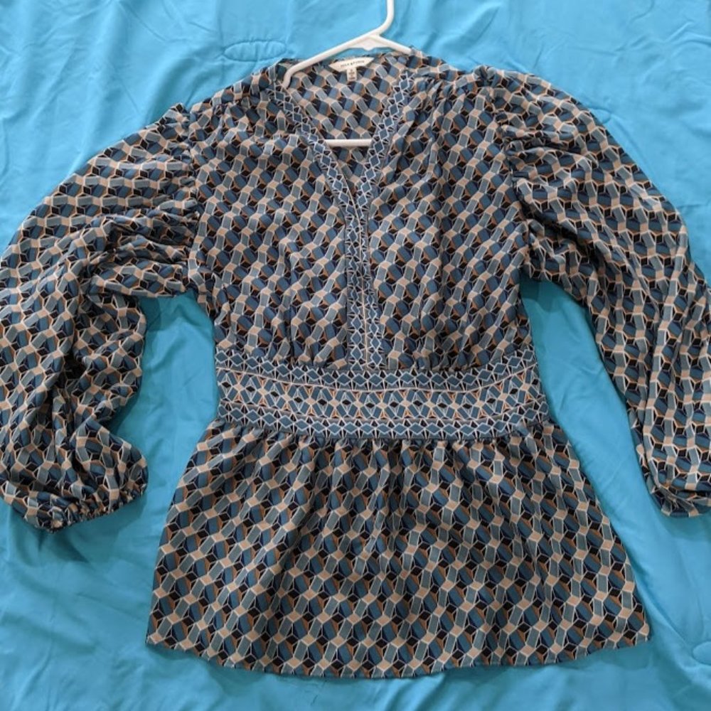 Max Studio V-neck Blouse